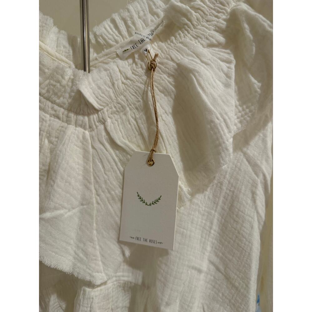 🎀 Free the Roses Ruffle Neckline Blouse 🎀 - Picture 3 of 6
